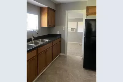 312 Center Way Street, Lake Jackson, TX 77566 - Photo 5