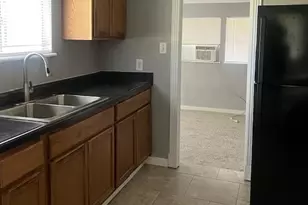 312 Center Way St, Lake Jackson, TX 77566 - Photo 5