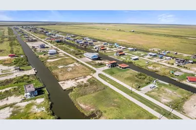 000 Van Sant Street, Gilchrist, TX 77617 - Photo 9