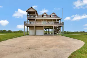 708 Kyndall Cor, Port Bolivar, TX 77650 - Photo 5