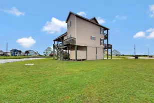 708 Kyndall Cor, Port Bolivar, TX 77650 - Photo 9