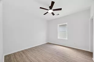 8628 Scott St, Houston, TX 77051 - Photo 25