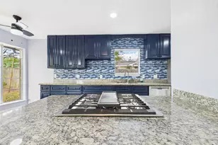 10915 Sagedowne Ln, Houston, TX 77089 - Photo 13