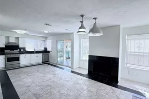 10106 Pear Limb Dr, Houston, TX 77099 - Photo 9