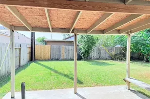 10106 Pear Limb Dr, Houston, TX 77099 - Photo 23