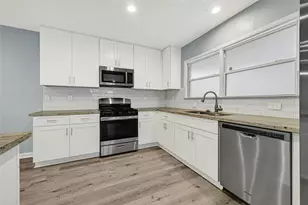 2131 Counter Point Dr, Houston, TX 77055 - Photo 5