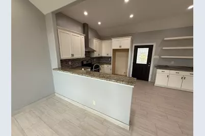 825 Mossey Drive, La Porte, TX 77571 - Photo 9