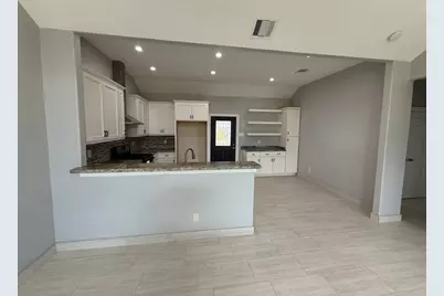 825 Mossey Drive, La Porte, TX 77571 - Photo 5