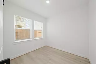 2307 Via Cami Ln, Houston, TX 77051 - Photo 9