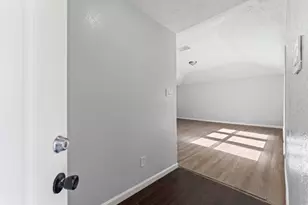 2808 Pinewood Dr, League City, TX 77573 - Photo 3