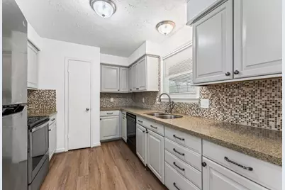 2808 Pinewood Drive, League City, TX 77573 - Photo 9