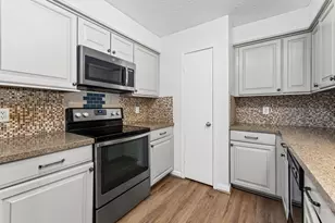 2808 Pinewood Dr, League City, TX 77573 - Photo 11