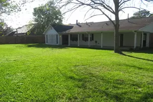 803 Briarmeadow Ave, Friendswood, TX 77546 - Photo 25