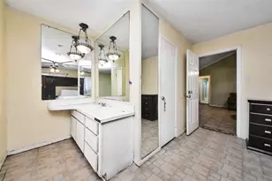 12026 Sela Ln, Houston, TX 77072 - Photo 19