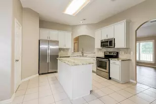 12103 Lakewood Villa Dr, Tomball, TX 77377 - Photo 5