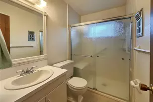 1016 Grove St, Angleton, TX 77515 - Photo 9