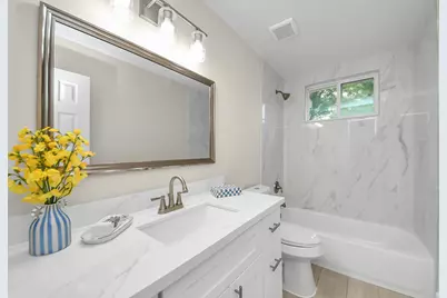 10521 Chesterfield Drive, Houston, TX 77051 - Photo 31