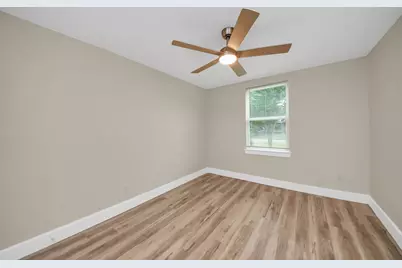 10521 Chesterfield Drive, Houston, TX 77051 - Photo 9