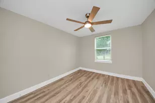 10521 Chesterfield Dr, Houston, TX 77051 - Photo 9