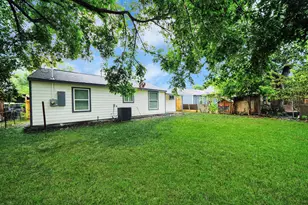 10521 Chesterfield Dr, Houston, TX 77051 - Photo 3