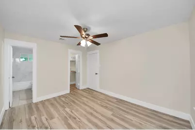 10521 Chesterfield Drive, Houston, TX 77051 - Photo 11