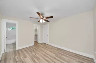 10521 Chesterfield Dr, Houston, TX 77051 - Photo 11