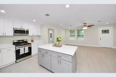10521 Chesterfield Drive, Houston, TX 77051 - Photo 19