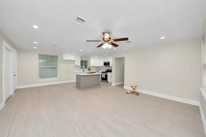 10521 Chesterfield Drive, Houston, TX 77051 - Photo 5