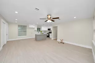 10521 Chesterfield Dr, Houston, TX 77051 - Photo 5