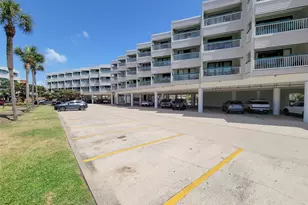 6102 Seawall Blvd, Galveston, TX 77551 - Photo 5