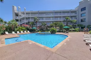 6102 Seawall Blvd, Galveston, TX 77551 - Photo 11