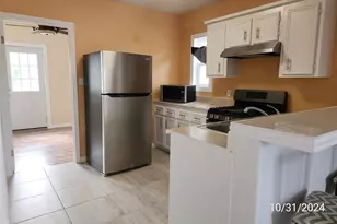 703 N Avenue B, Freeport, TX 77541 - Photo 9