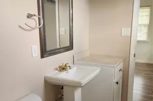 703 N Avenue B, Freeport, TX 77541 - Photo 7