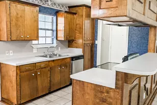 11020 San Jacinto Dr, La Porte, TX 77571 - Photo 5