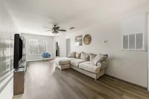 527 Southwest Pkwy, College Station, TX 77840 - Photo 5