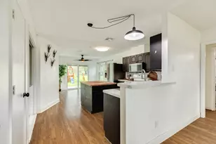 318 S Amherst Dr, West Columbia, TX 77486 - Photo 11