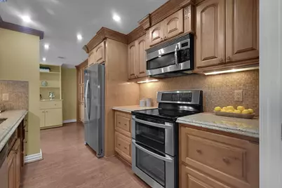 49 Briar Hollow Lane #504, Houston, TX 77027 - Photo 11