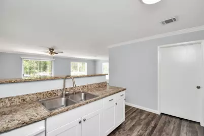 1908 Avenue B, Katy, TX 77493 - Photo 9