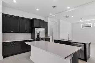 28827 Balanced Rock Dr, New Caney, TX 77357 - Photo 5