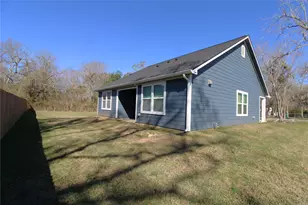 503 W Austin St, Brazoria, TX 77422 - Photo 3