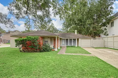 5411 Evergreen Street, Bellaire, TX 77401 - Photo 1