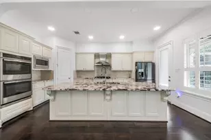 908 Amelia St, Sugar Land, TX 77478 - Photo 13