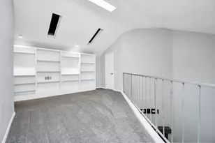 9809 Richmond Ave, Houston, TX 77042 - Photo 23