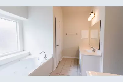 7003 Kendall Lake Court, Richmond, TX 77407 - Photo 13