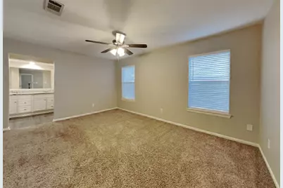 31 S White Pebble Court, The Woodlands, TX 77380 - Photo 7