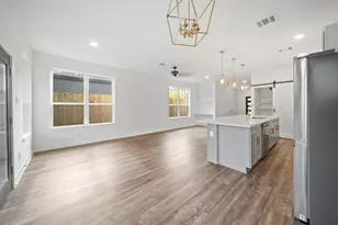 5813 England St, Houston, TX 77021 - Photo 9
