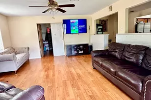 4215 Bayou Vista Dr, Houston, TX 77091 - Photo 7