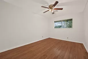 6027 De Moss Dr, Houston, TX 77081 - Photo 9