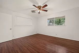 6027 De Moss Dr, Houston, TX 77081 - Photo 13
