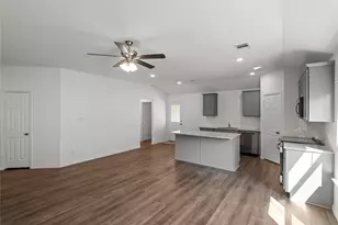 1253 Point Lookout Dr, Dayton, TX 77535 - Photo 5